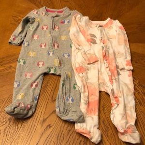 2 Baby Gap Sleepers: Gray with Colorful Owls & White with Pink Roses:6-9 Months